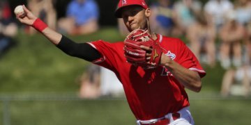 Angels’ Andrelton Simmons suggests development but return from damage stays doubtful 11