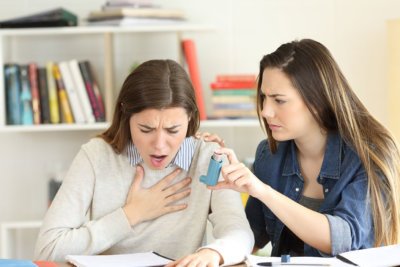'KILLER COMBO' Millions with hay fever liable to deadly bronchial asthma attacks 7