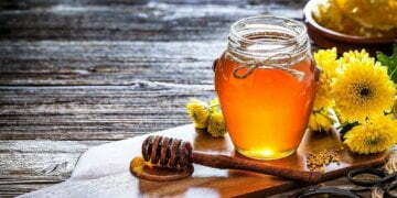I Washed My Face With Manuka Honey for a Week—Here’s What Happened 10