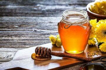 I Washed My Face With Manuka Honey for a Week—Here’s What Happened 3