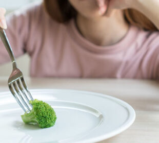 How to Stick to a Diet Without Crashing in 2023 8